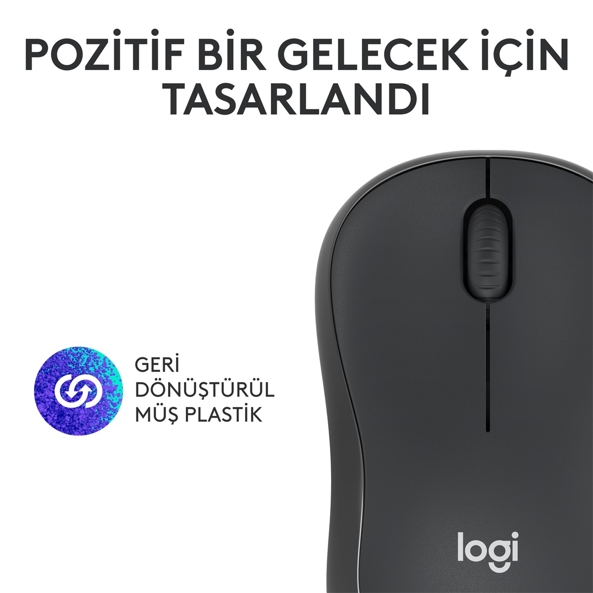 Geri dönüştürülmüş plastik simgesi olan siyah bir Logitech farenin yakın çekimi.