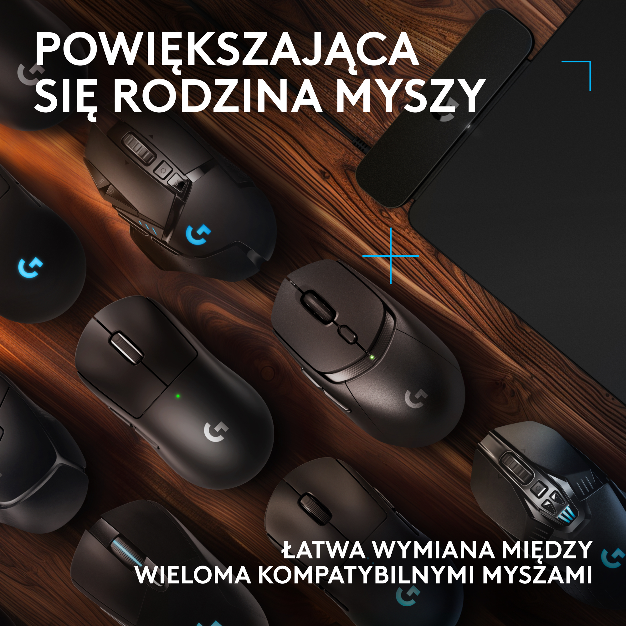 Kolekcja czarnych myszy do gier Logitech na drewnianym stole.