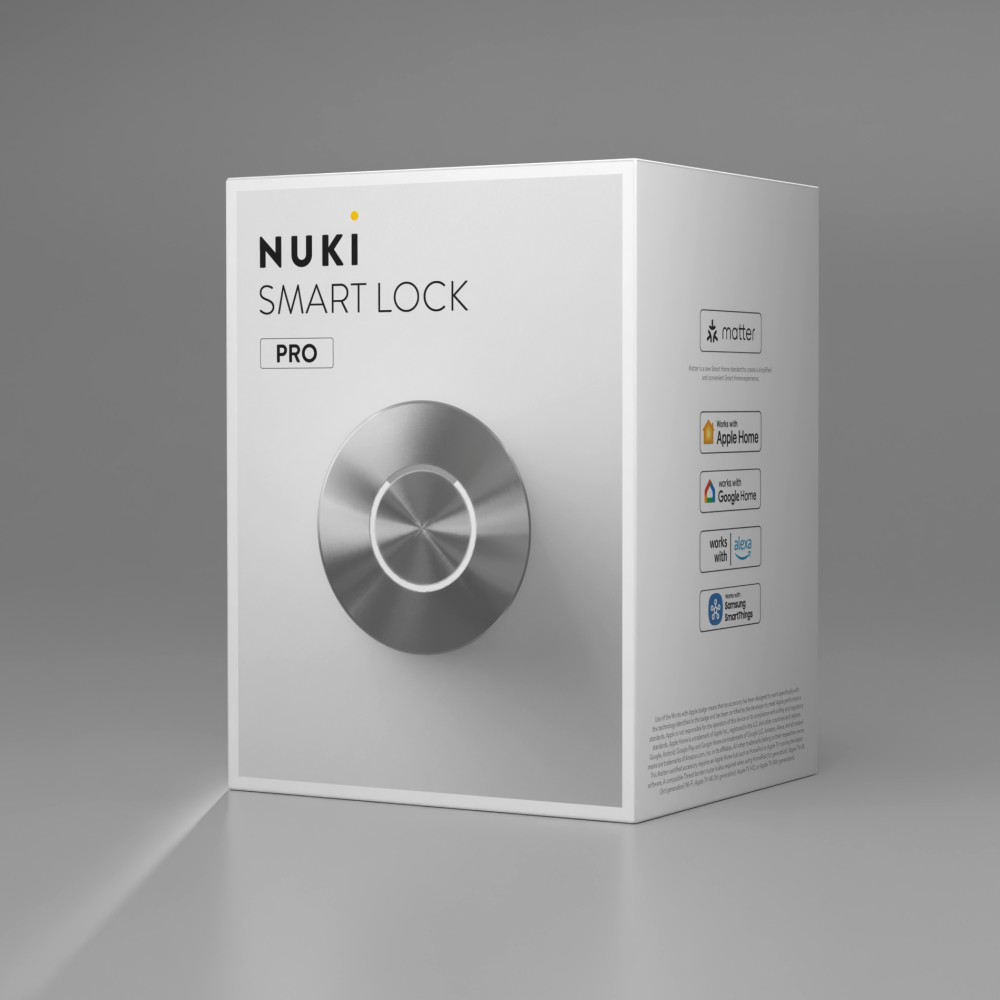 Fehér doboz okos zár illusztrációval. Tartalmazza a 'NUKI SMART LOCK PRO'-t és az okosotthon-integrációs logókat.
