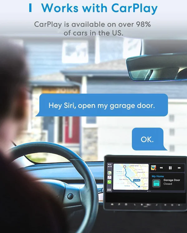 Autó műszerfal CarPlay kijelzővel. Siri interakció a garázskapu vezérlésével. A vezető látható.
