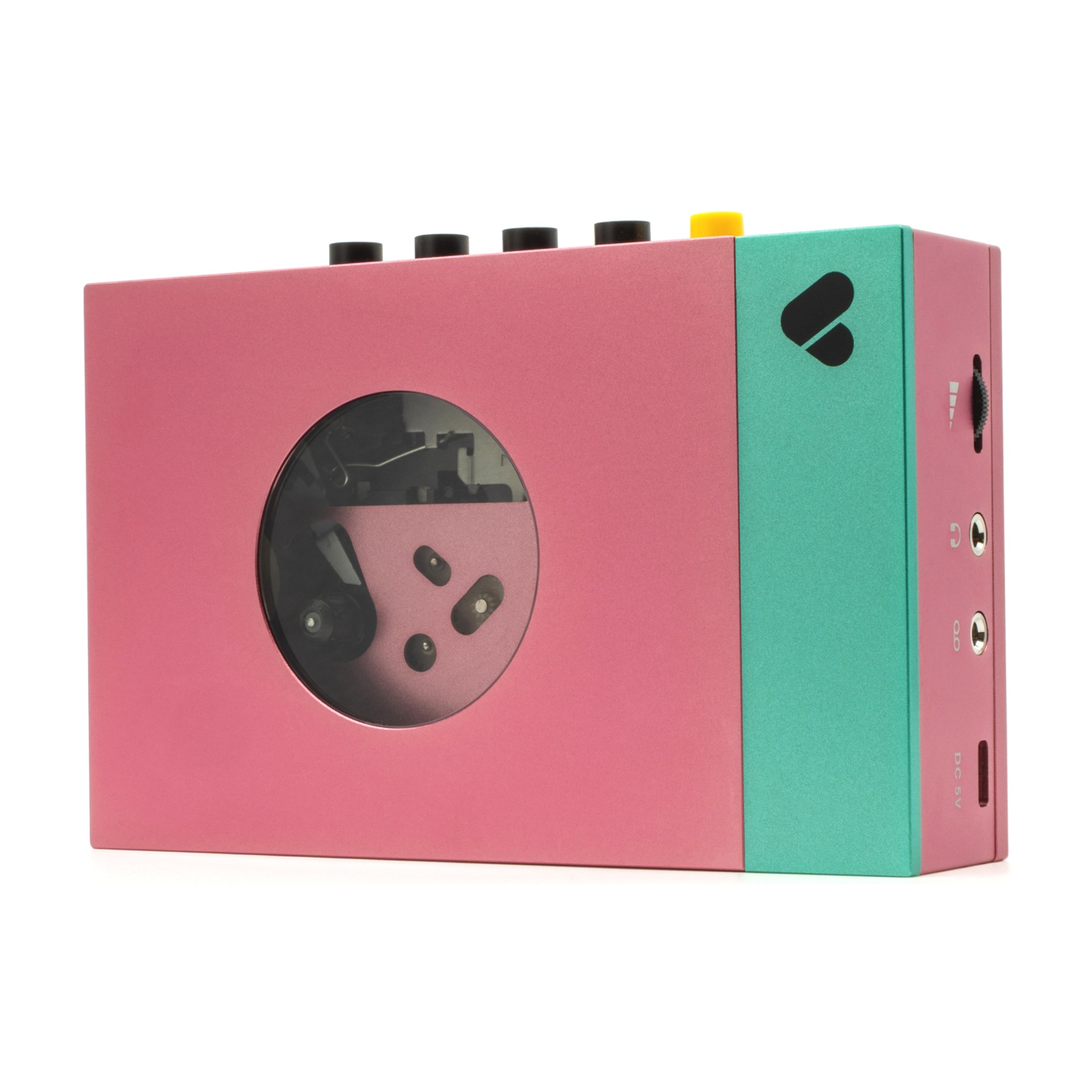 Un lettore di cassette rosa e verde acqua. Ha pulsanti neri e gialli e un logo laterale.