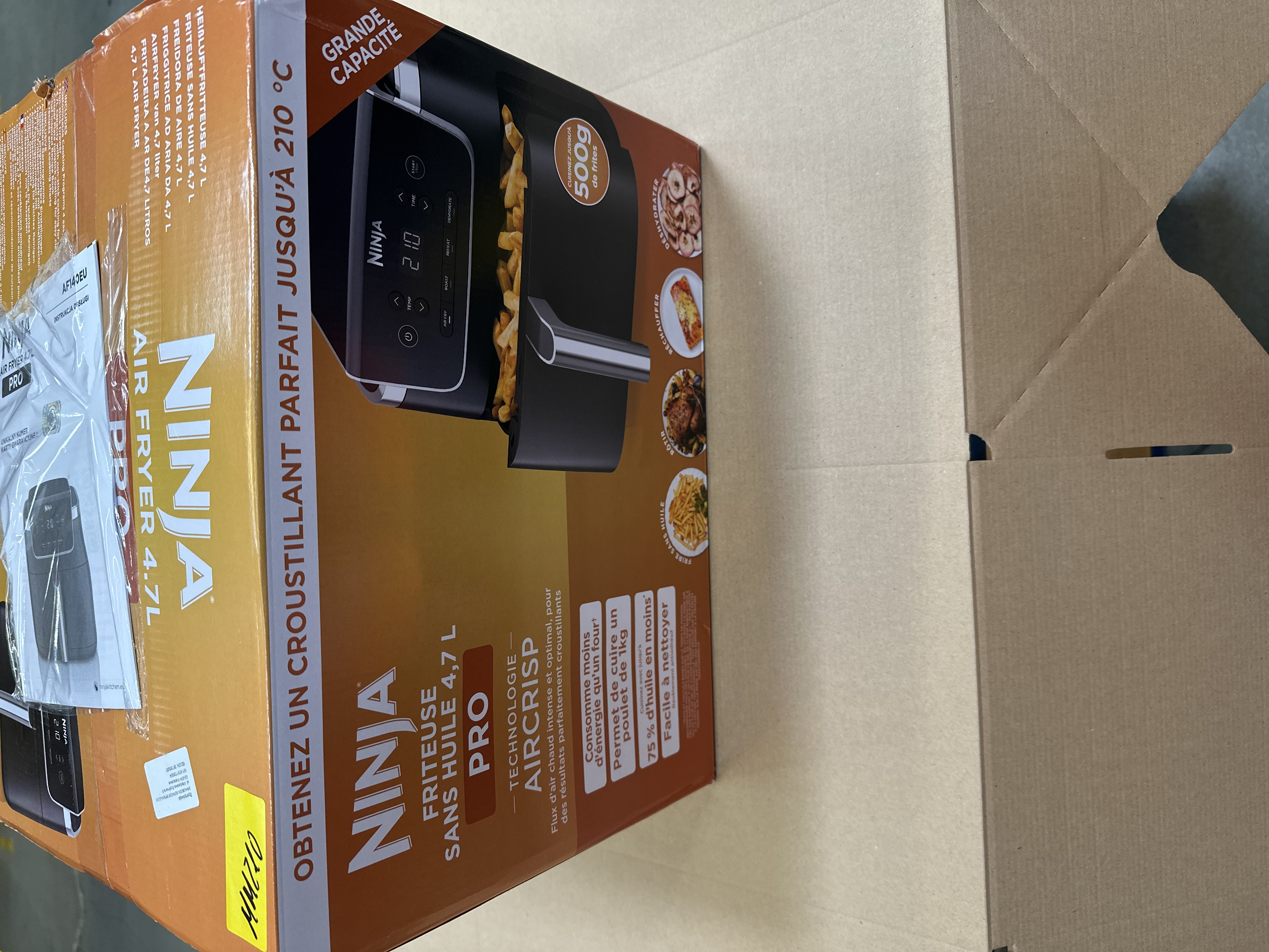 Pudełko frytkownicy beztłuszczowej: Ninja Air Fryer Pro 4.7L, czarny obraz frytkownicy, szczegóły.