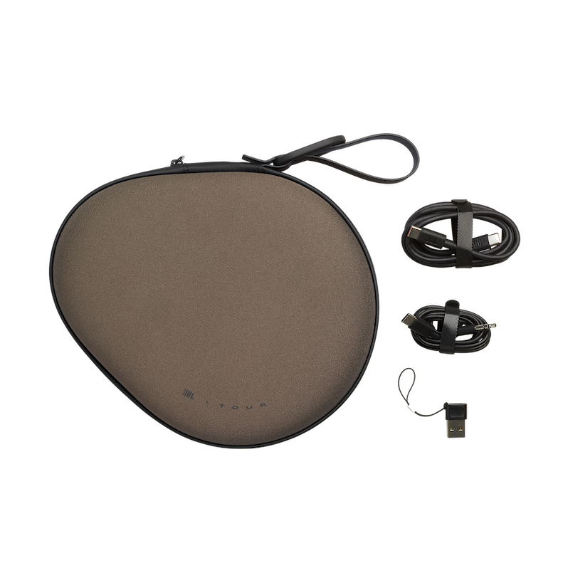 Siyah arka plan üzerinde siyah kablolar ve bir USB adaptörü ile kahverengi bir JBL kulaklık çantası.