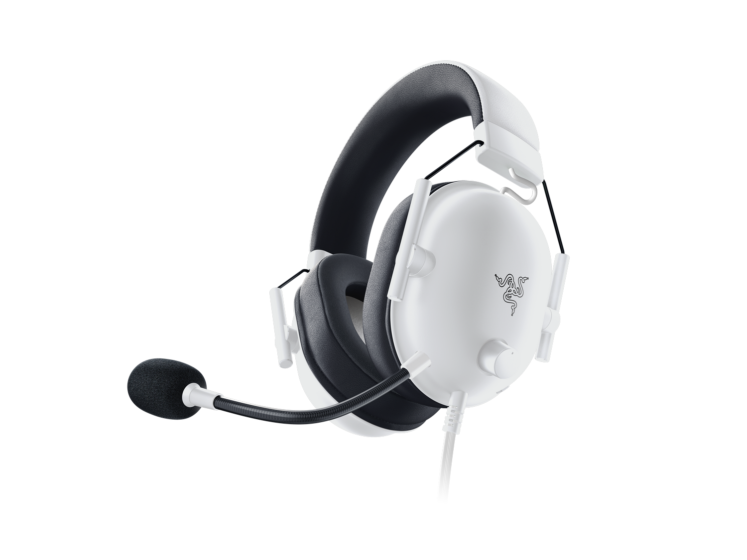 Auriculares gaming blancos y negros con micrófono, sobre fondo negro. El logotipo de Razer es visible.