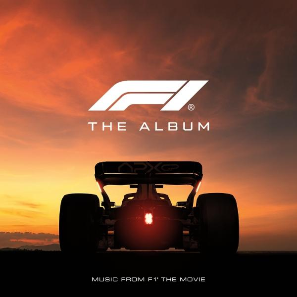 Albumcover mit einem Formel-1-Wagen. Das Formel-1-Logo ist oben sichtbar. Sonnenuntergang im Hintergrund.