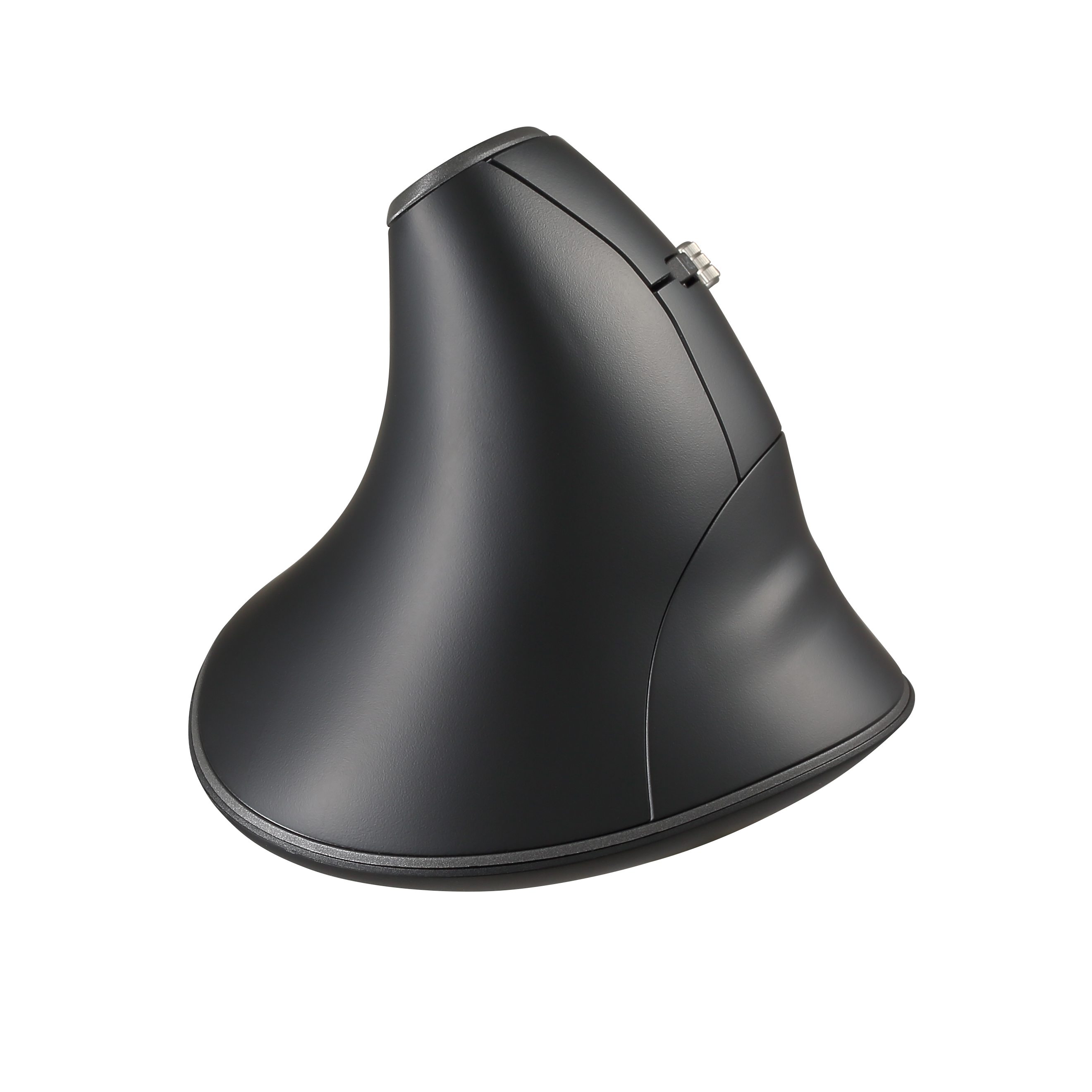 Schwarze ergonomische Maus, schräge Ansicht, auf weißem Hintergrund.