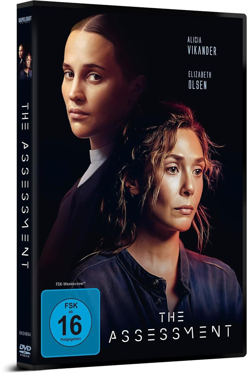 DVD-Cover: Zwei Frauen, dunkler Hintergrund. Text: The Assessment, Alicia Vikander, Elizabeth Olsen.