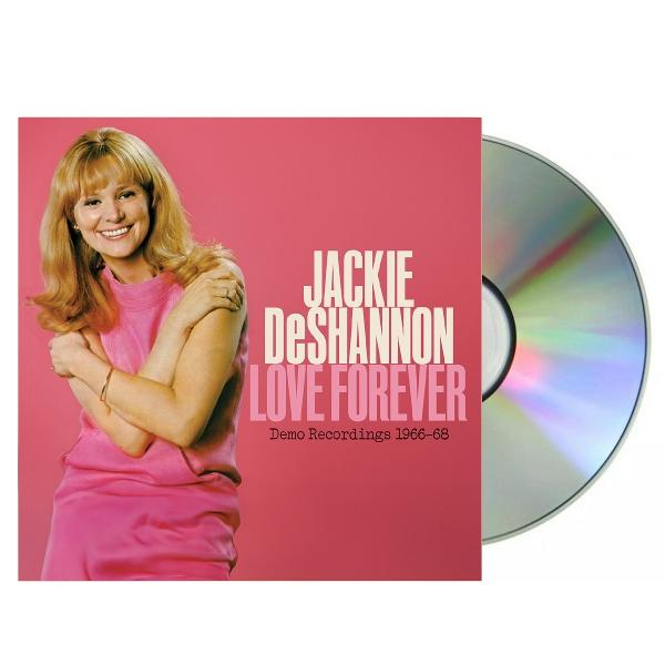 Eine Frau steht vor einem rosa Hintergrund. Der Titel lautet Love Forever. Eine CD liegt daneben.
