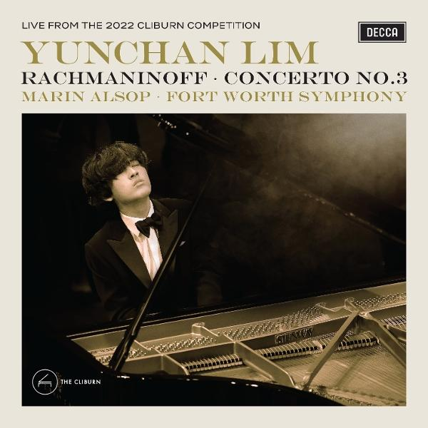 Ein Mann spielt Klavier. Titel: Rachmaninoff Konzert Nr. 3.