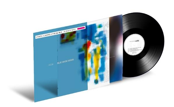 Albumcover mit abstrakter Kunst und einer Schallplatte. Mit einem blauen Farbschema.