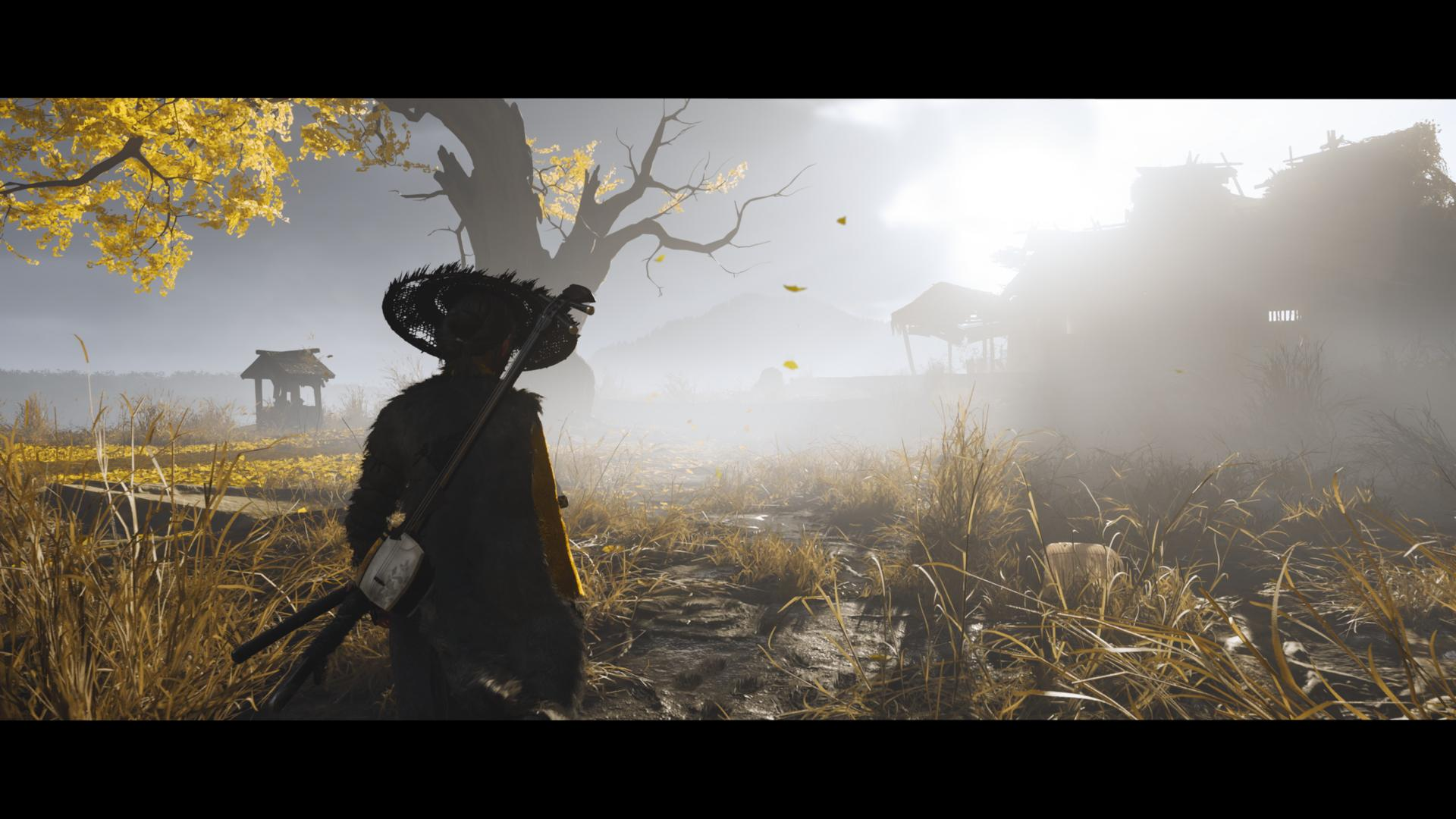 Ein einsamer Samurai auf einem Feld, weg von der Kamera zu einem entfernten Dorf.