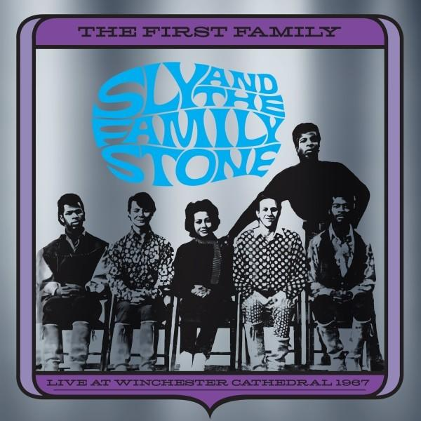 Albumcover für Sly and The Family Stone, mit Bandmitgliedern und Text, lila Rahmen.