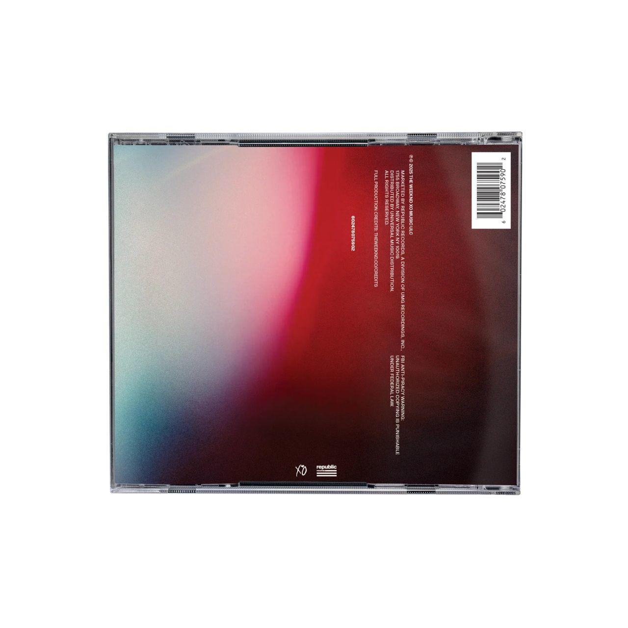 Ein CD-Case mit verschwommenem, farbenfrohen Hintergrund und weißem Label mit Text.