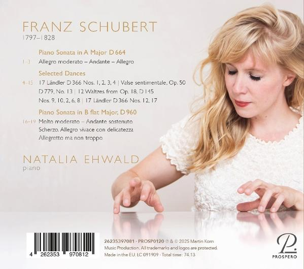 Albumcover mit Text und einer Frau, die Klavier spielt. Nahaufnahme ihrer Hände sichtbar.