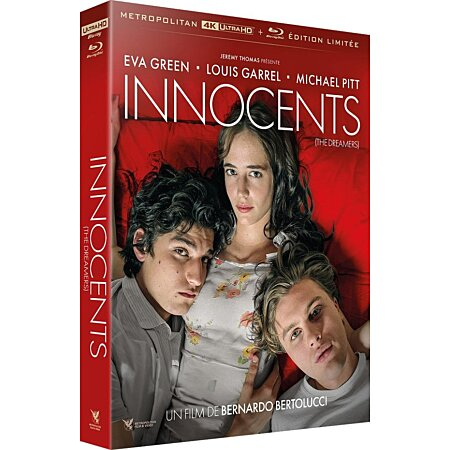 Couverture DVD avec trois personnes, texte et un bord rouge. Le film s'appelle Innocents.
