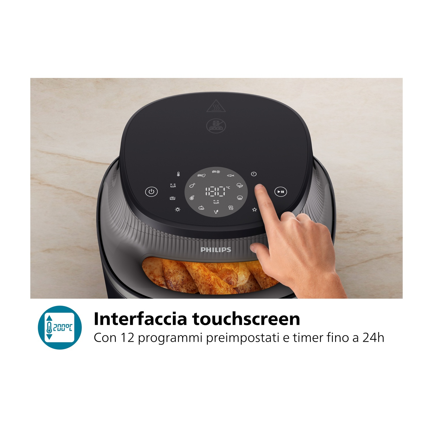 Interfaccia touchscreen della friggitrice Philips. Mano che tocca lo schermo.