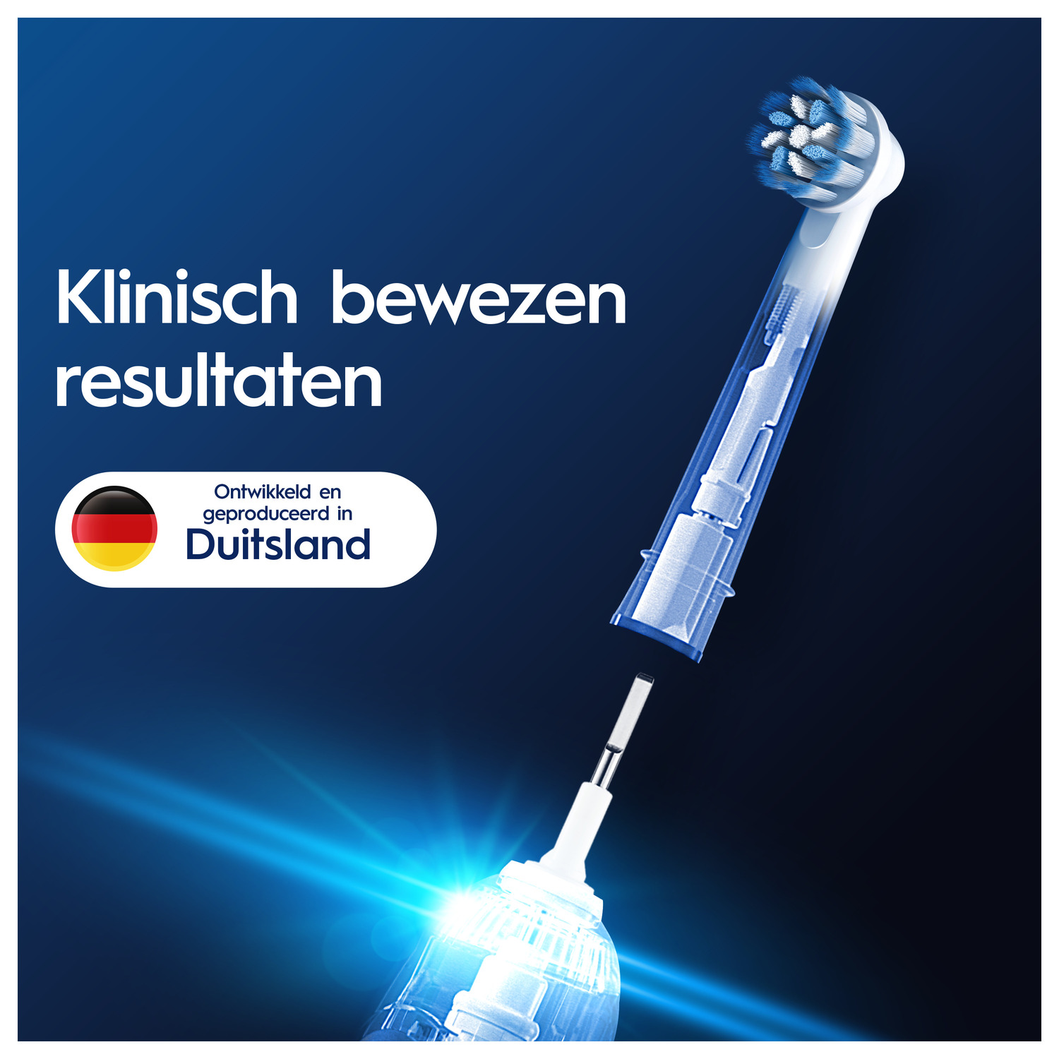 Een elektrische tandenborstel met een transparante sectie die de interne onderdelen onthult. Tekst vermeldt klinische resultaten.