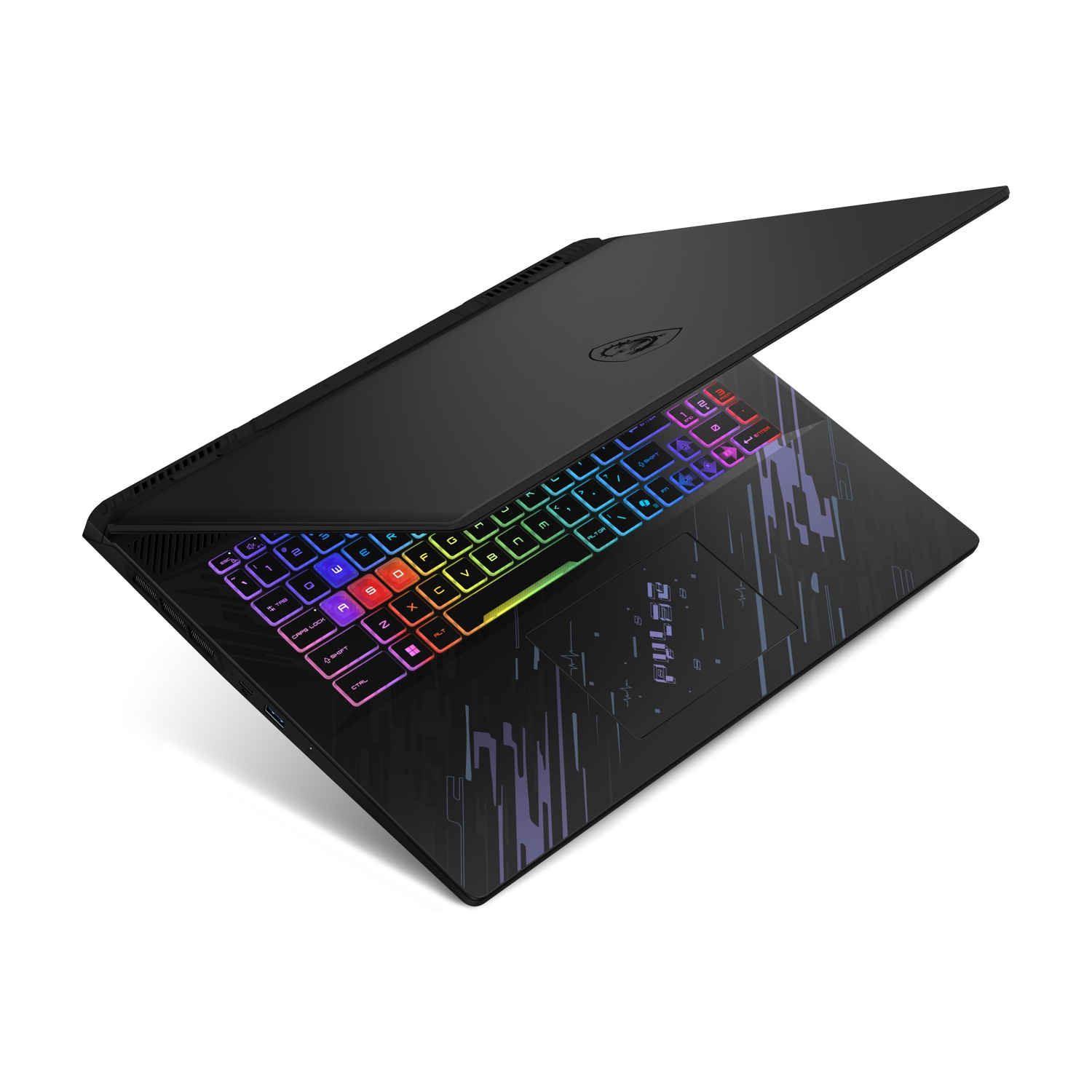 Laptop nero, aperto, angolato, che mostra tastiera RGB e dettagli del design. Isolato.