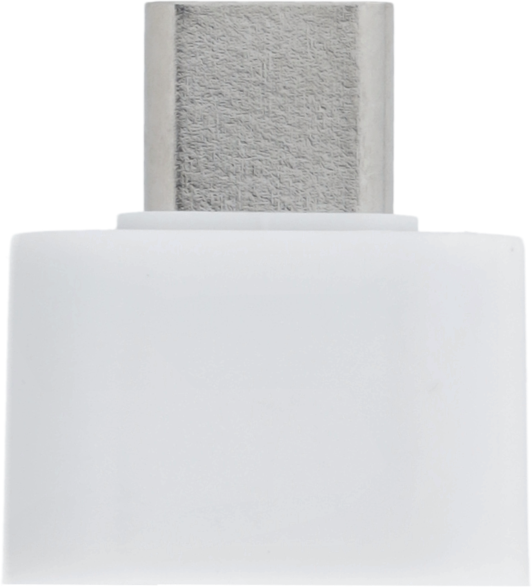 Ein weißer USB-C-Adapter mit einem metallisch-silbernen Anschluss.