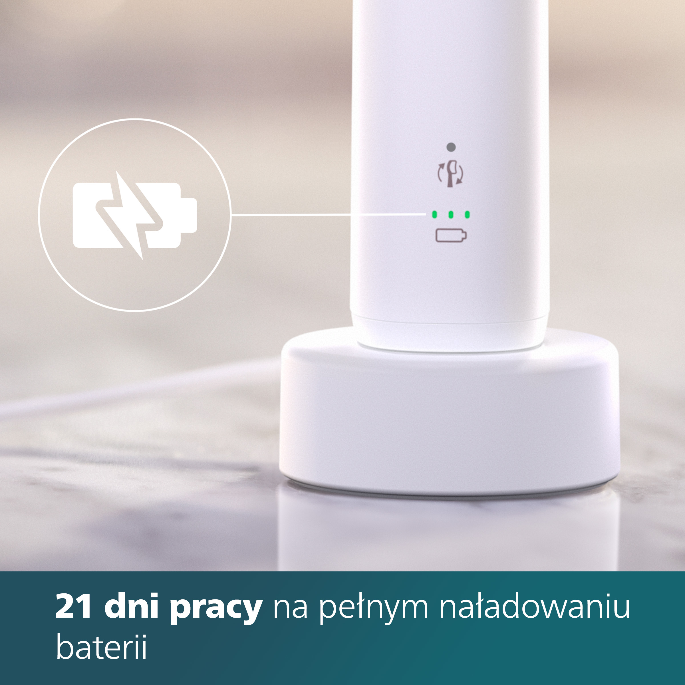 Zbliżenie białej szczoteczki do zębów na stacji ładującej, pokazujące stan naładowania baterii.