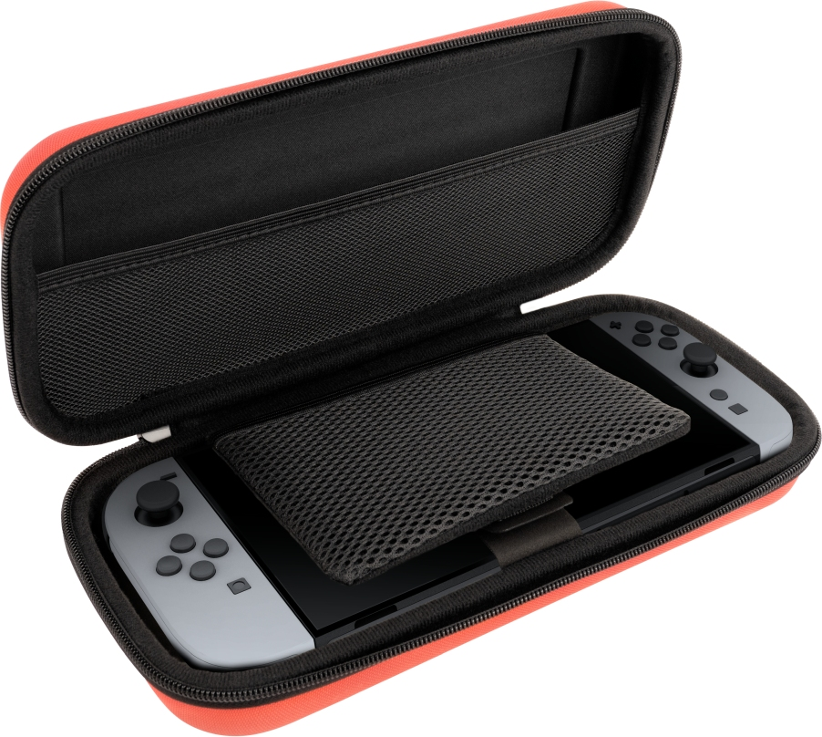 Custodia rossa aperta con Nintendo Switch. Fodera nera e tasca a rete.