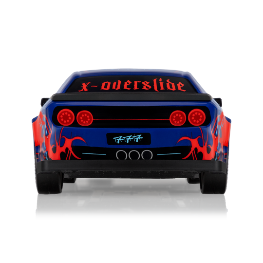 Niebieski tył zabawkowego samochodu z czerwonymi płomieniami, napisem 'x-overslide' i trzema rurami wydechowymi.