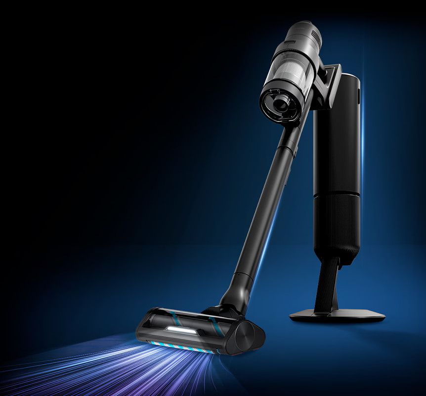 Czarny odkurzacz bezprzewodowy z efektem niebieskiego światła, ze stacją ładującą.