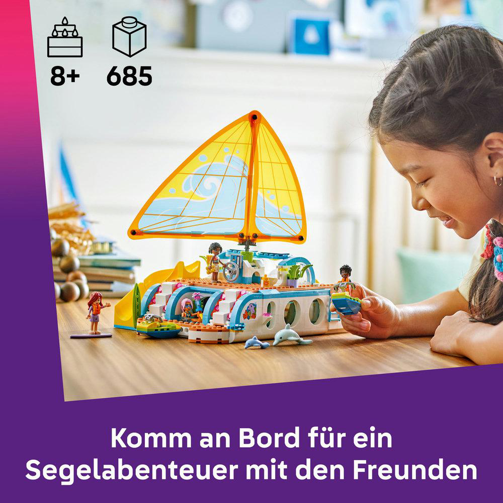 LEGO Friends Segelboot-Spielzeug mit Details gezeigt.