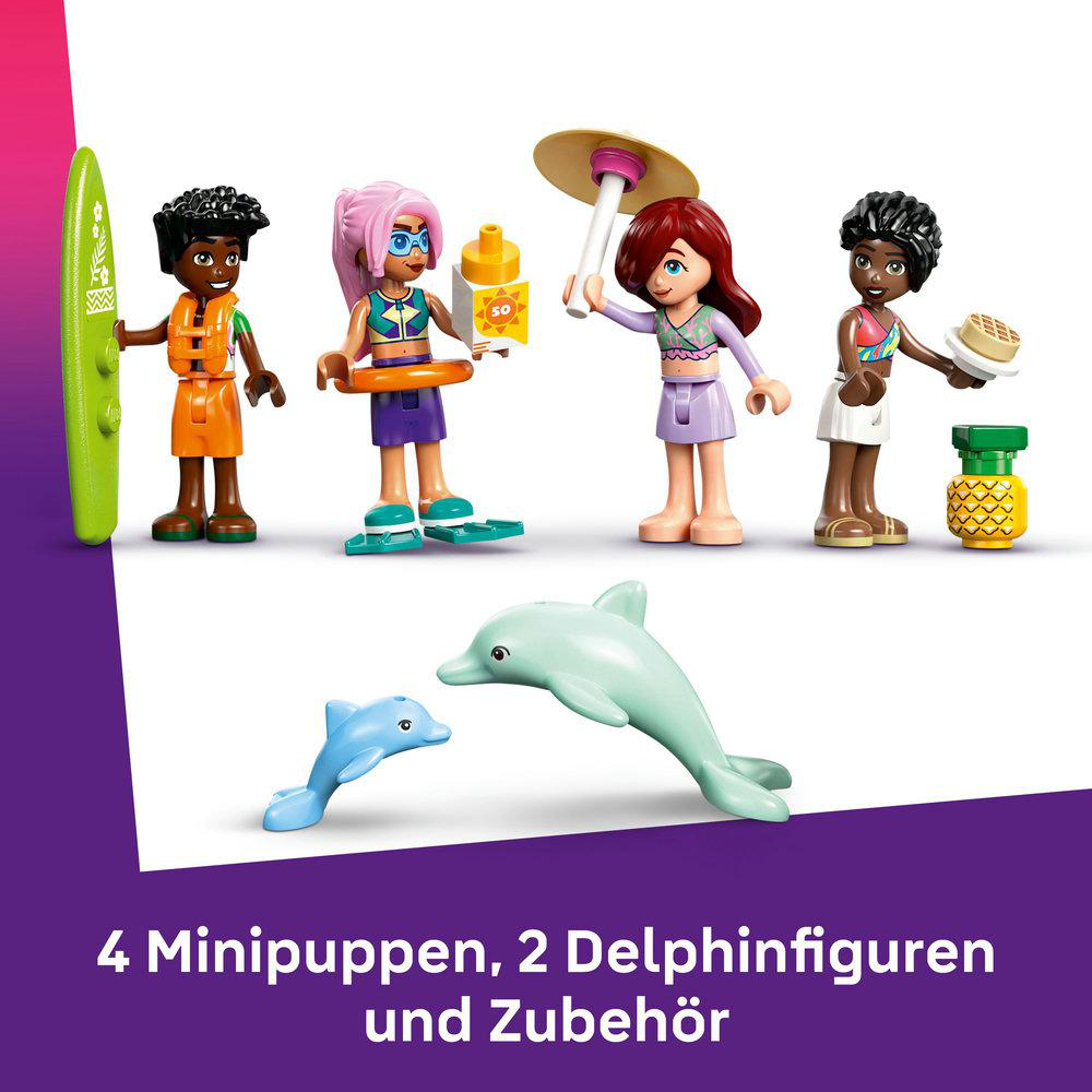 Vier Lego-Figuren mit Zubehör: Surfbrett, Sonnencreme, Regenschirm und Ananas.