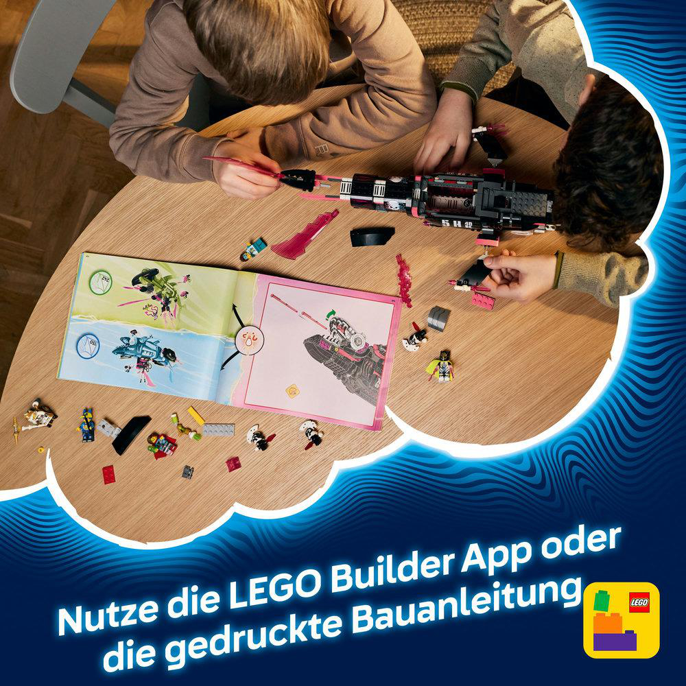 Zwei Jungen spielen mit LEGO-Spielzeug. Die Anweisungen liegen auf dem Tisch. Der Hintergrund ist unscharf.