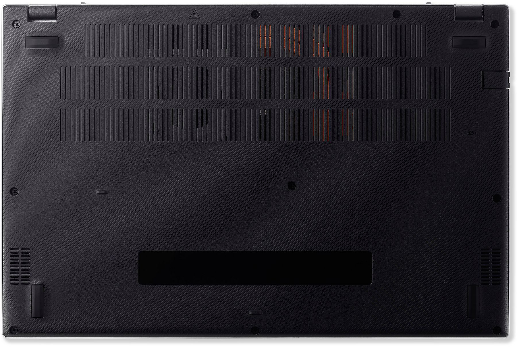 Egy fekete Acer laptop alsó nézete, szellőzőkkel és részletekkel.