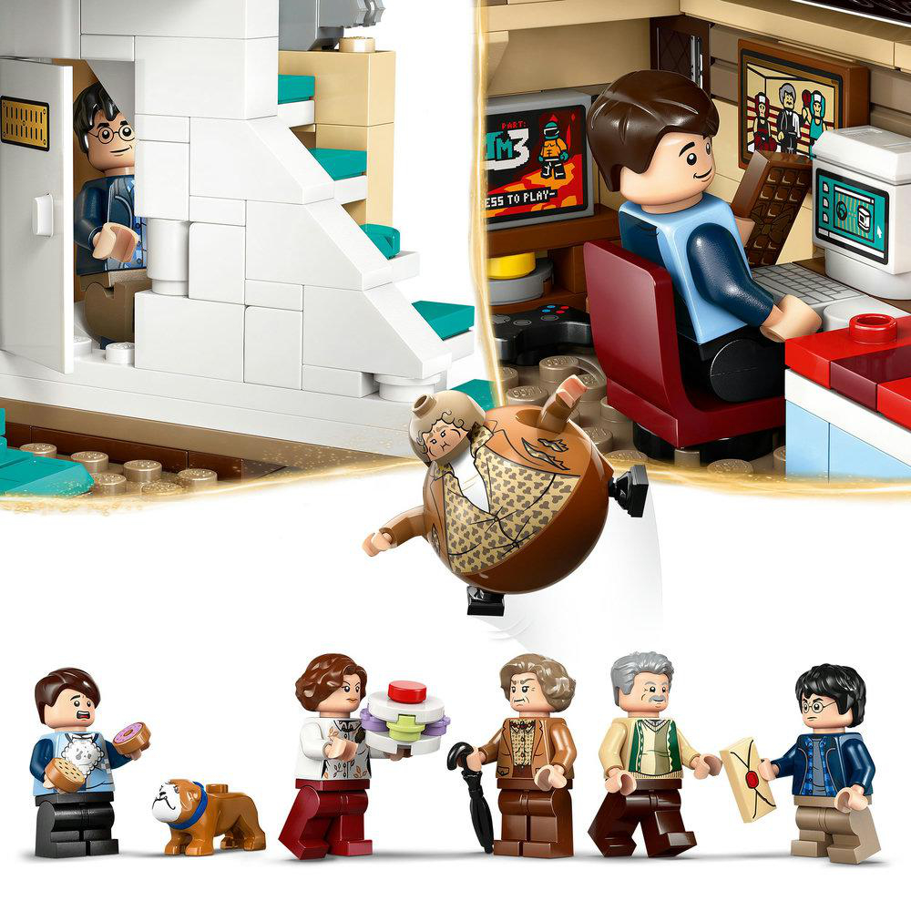 Lego Harry Potter Set mit Figuren und einem Haus. Ein Mann fliegt in der Luft.