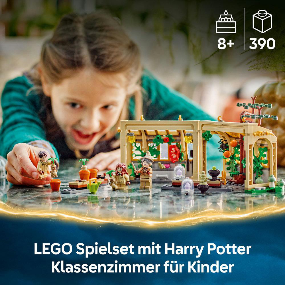 Lego-Set mit einem Mädchen, das interagiert, Text: Lego-Spielset für Kinder.