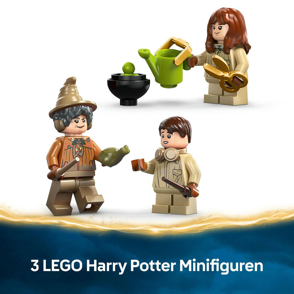 3 Lego Harry Potter Figuren stehen.