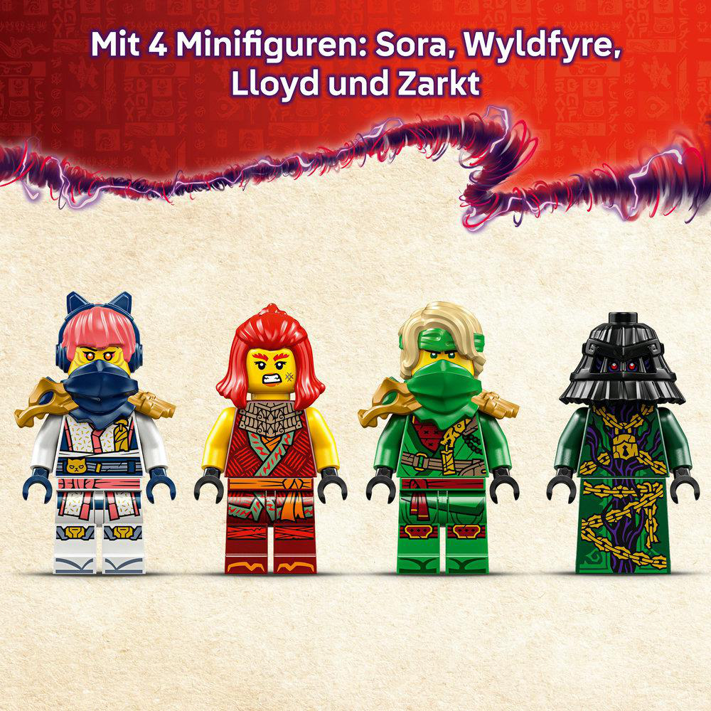 Vier Lego Ninjago Minifiguren stehen in einer Reihe. Jede hat ein einzigartiges Design und Kostüm.