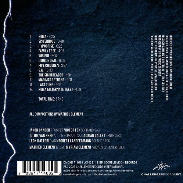 RUMA Albumcover mit dunklem Hintergrund, weißem Streifen, Titelliste und Credits.
