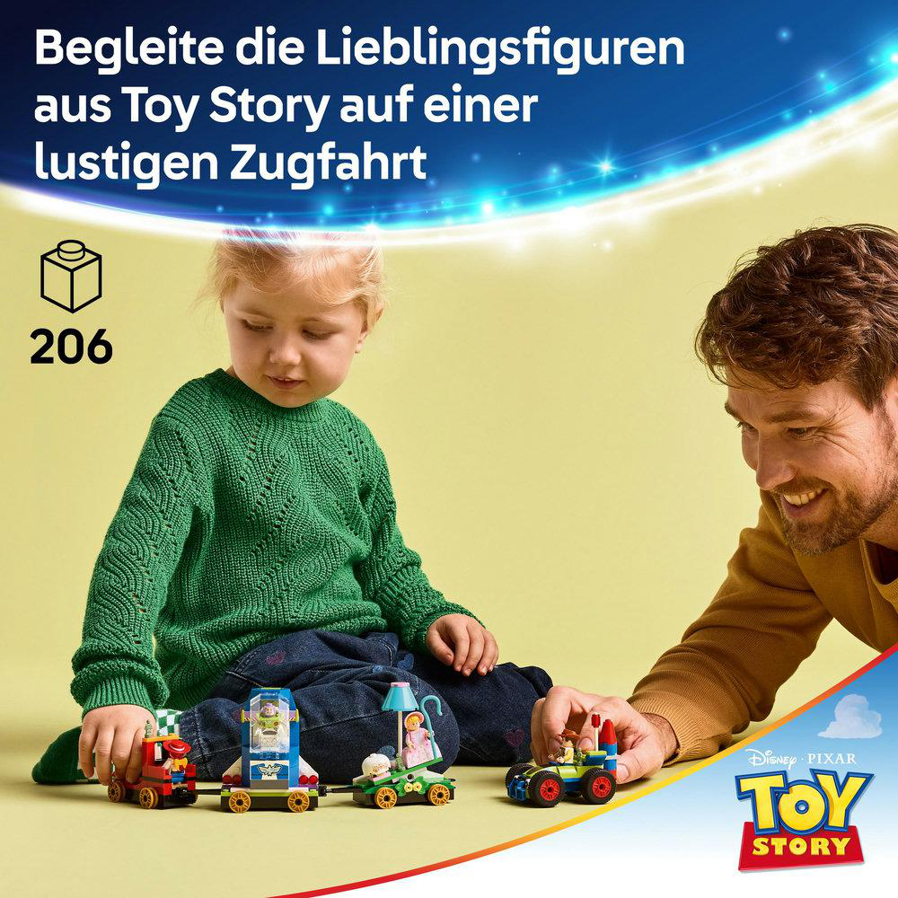 Kind und Mann spielen mit Toy Story Lego Zug Set. Set beinhaltet Zug und Figuren.