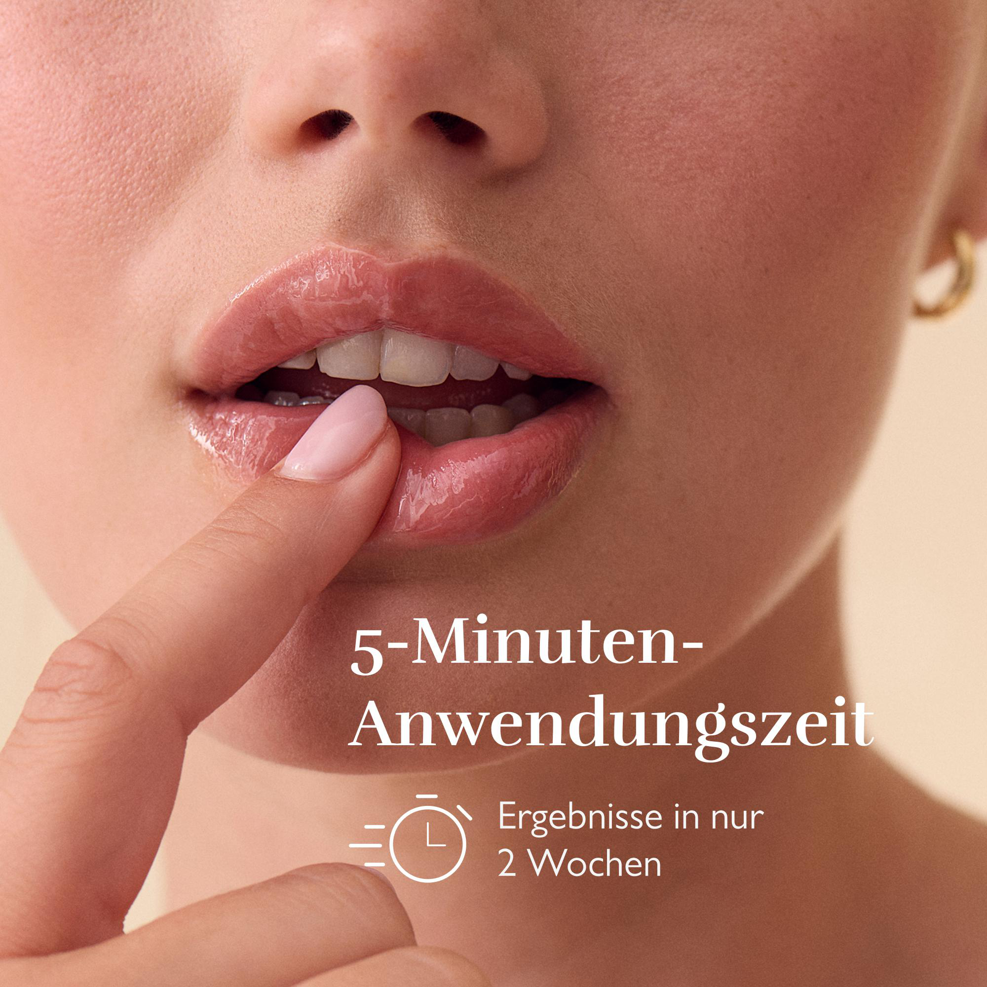 Nahaufnahme der Lippen einer Frau mit Finger. Text beschreibt 5 Minuten Anwendungszeit.