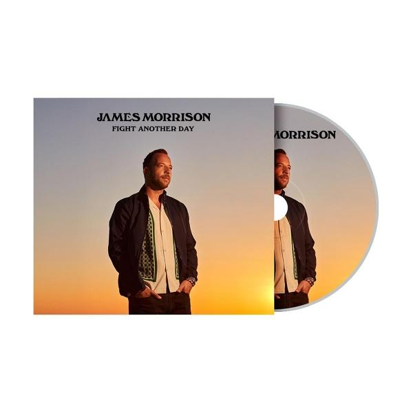 Albumcover von James Morrison, 'Fight Another Day'. Mann in Jacke steht bei Sonnenuntergang, CD sichtbar.