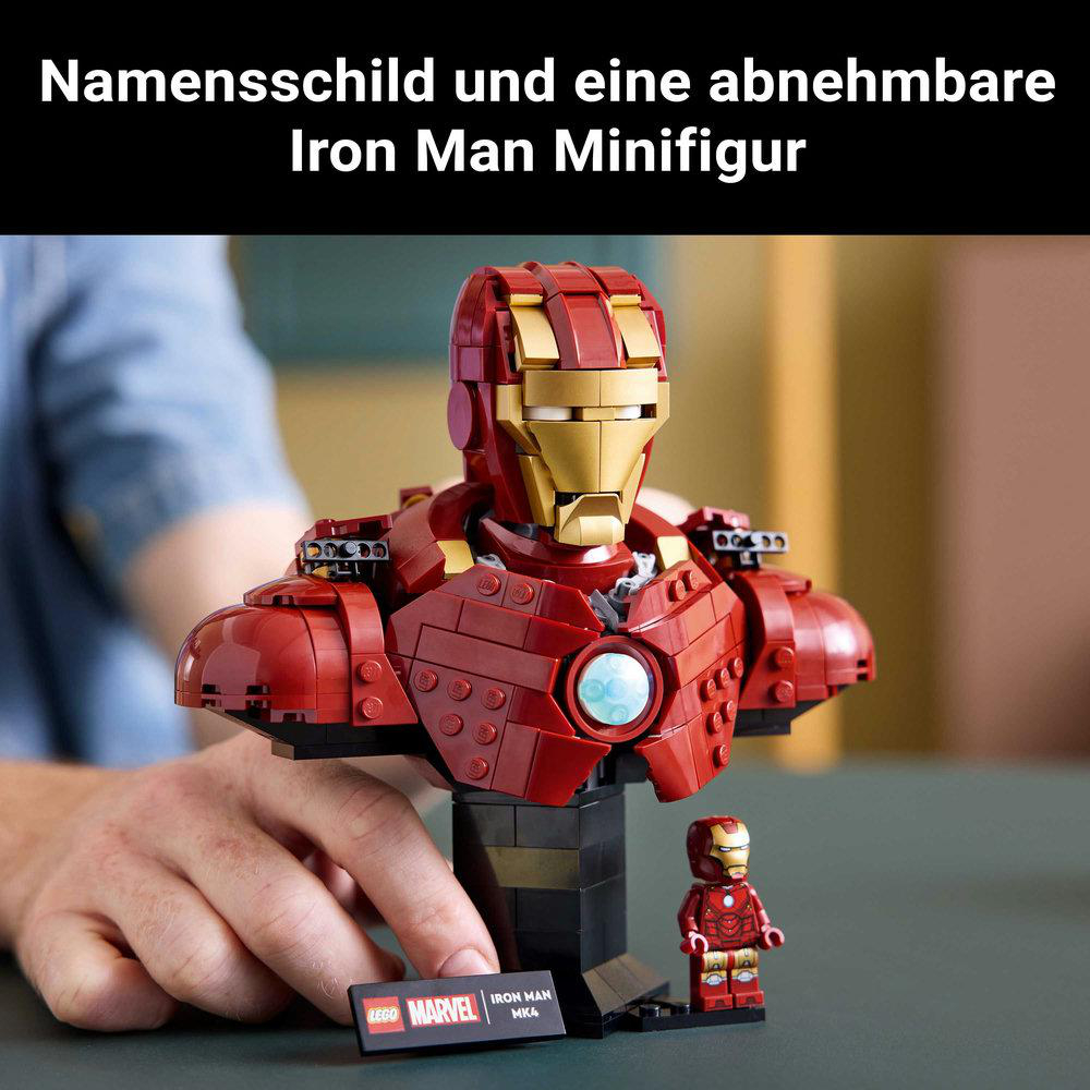 Iron Man LEGO Set mit Büste und Figur. Rote und goldene Rüstung, schwarze Basis, Namensschild. Marvel Logo.