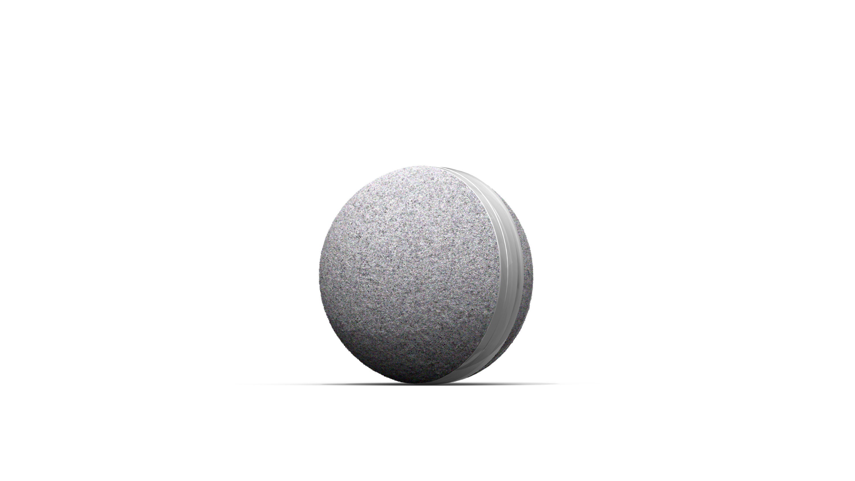 Grauer Ball mit Silberstreifen. Weißer Hintergrund.