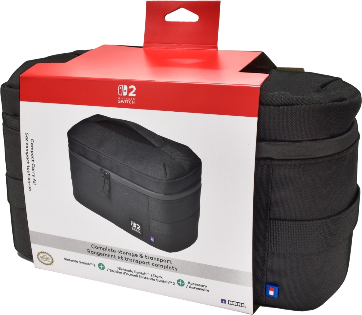Una custodia nera per Nintendo Switch viene mostrata nella confezione. La confezione ha testo e accenti rossi.