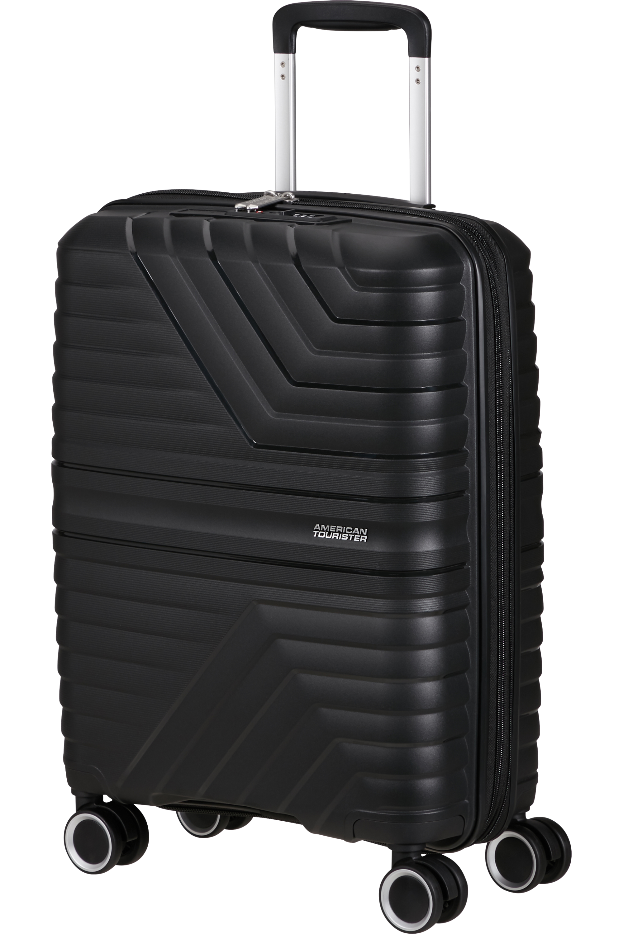 Schwarzer American Tourister Koffer, aufrecht. Hat einen ausziehbaren Griff und vier Räder. Die Oberfläche ist geriffelt.