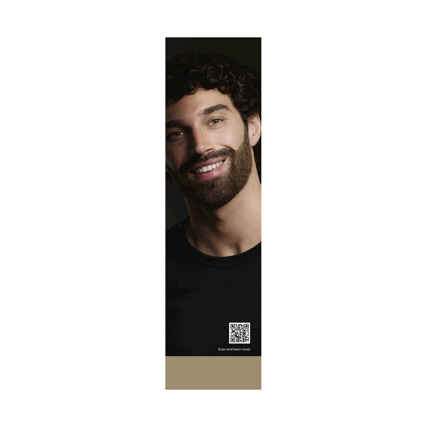 Uomo con la barba, presente sul lato di una scatola del regolabarba Braun. Codice QR presente.