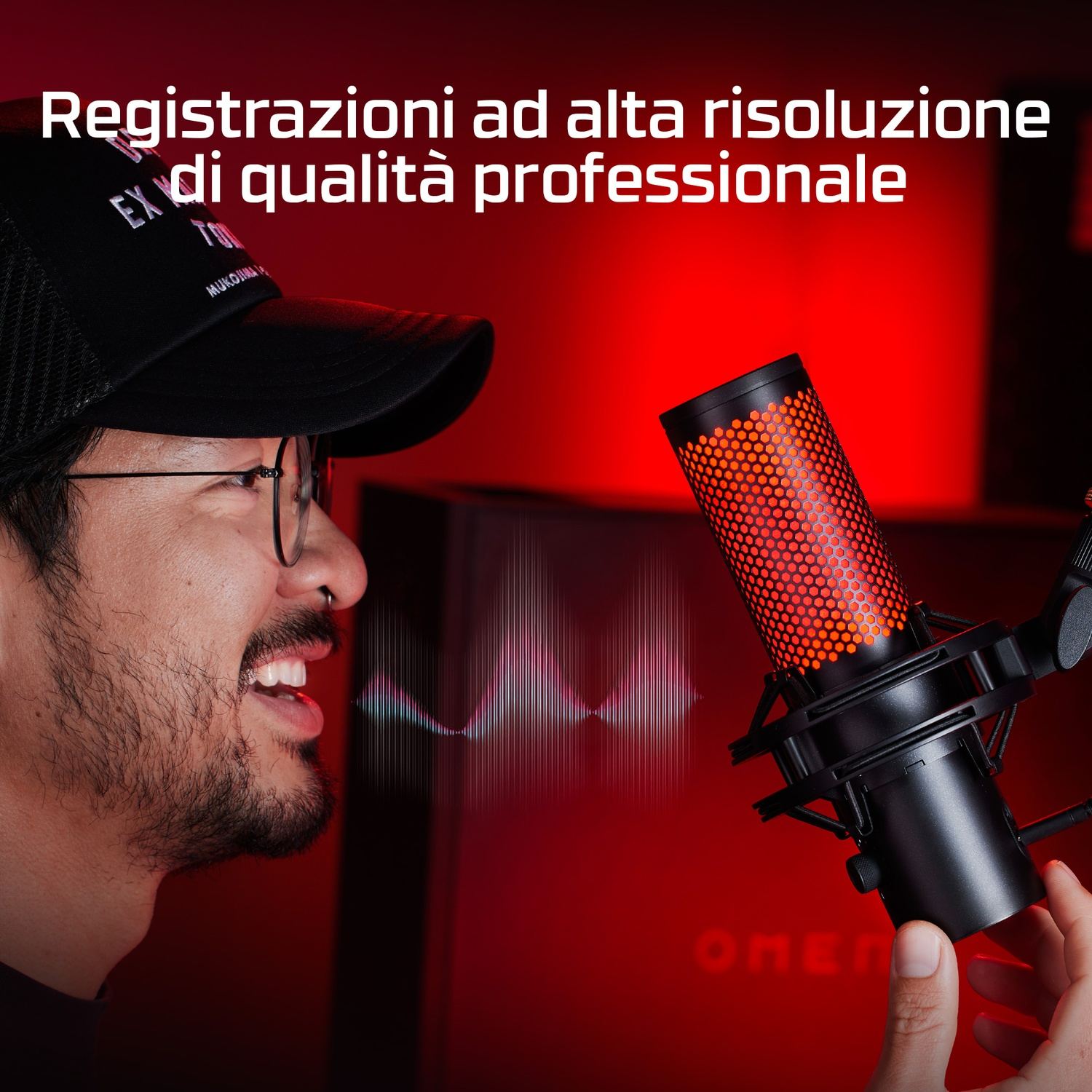 Primo piano dei controlli del microfono. Ha manopole di guadagno, monitoraggio e volume.