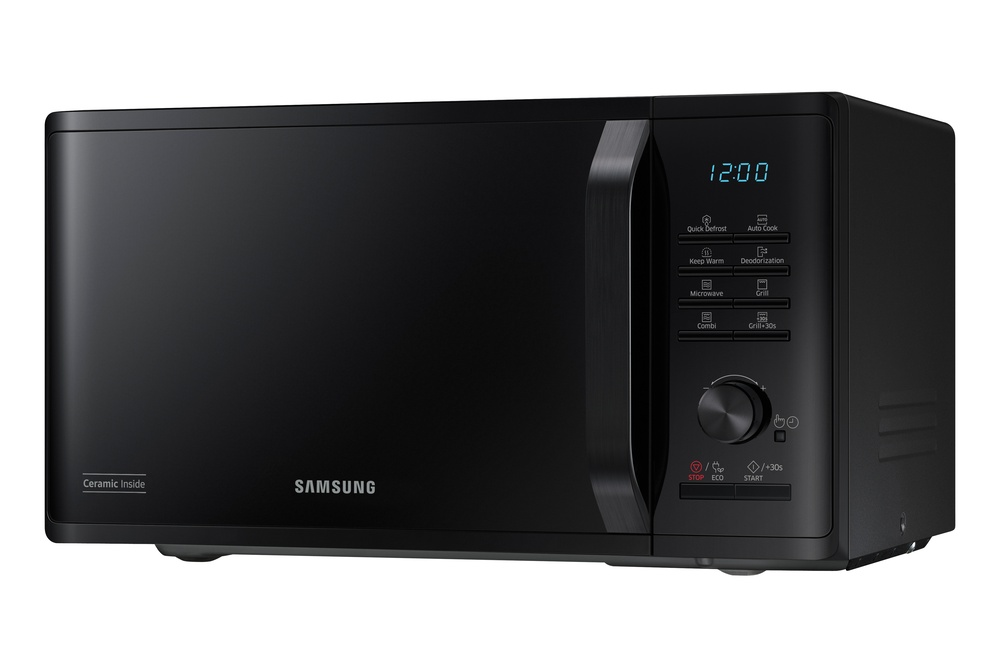 Un horno microondas negro, cerrado, con un panel de control y una pantalla digital que muestra la hora.