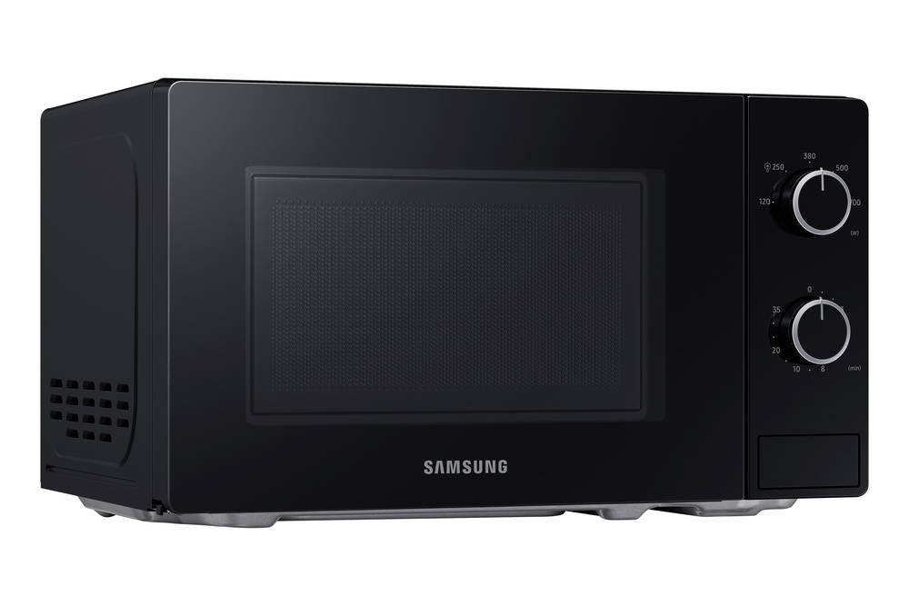 Microondas Samsung negro sobre fondo blanco. Tiene puerta, controles y ventilación. La marca SAMSUNG es visible.