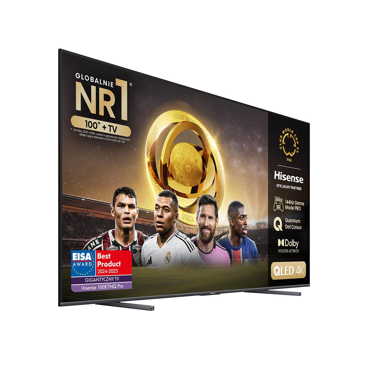 Duży ekran telewizora. Piłkarze nożni. Widoczne Hisense, QLED 4K i marka FIFA World Cup.
