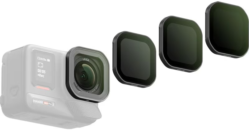 Kamera mit Objektiv und Filtern. Vier Filter sind angeordnet. Leica-Branding ist sichtbar.