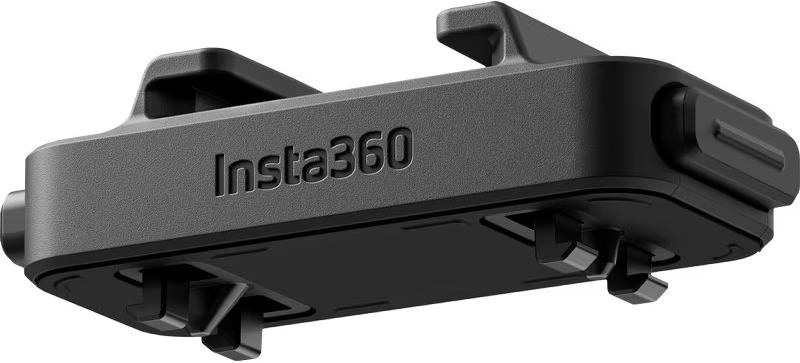 Appareil noir avec texte 'Insta360', supports et forme rectangulaire.